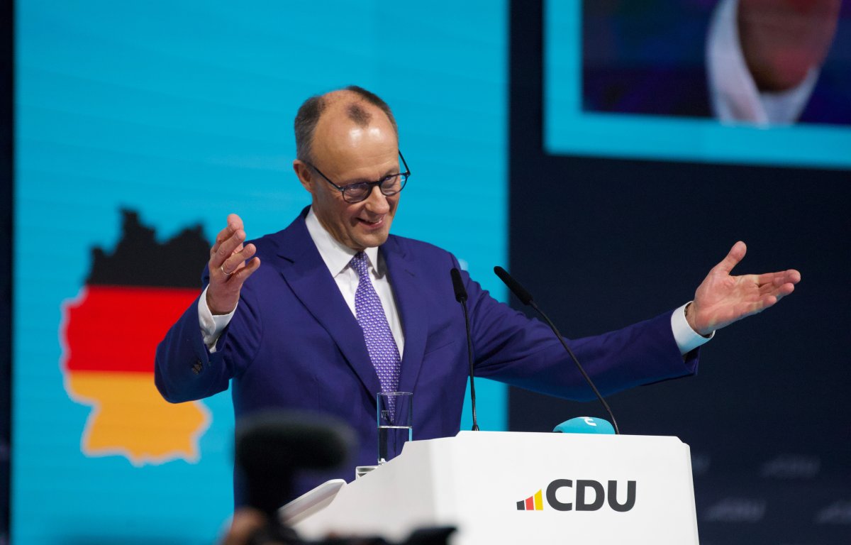 בעלת הברית החשובה באירופה מאיימת באמברגו נשק על ישראל