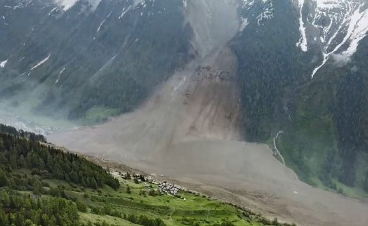 תיעוד מהאוויר: מפולת עצומה מחקה כמעט לחלוטין את הכפר בלאטן בשוויץ