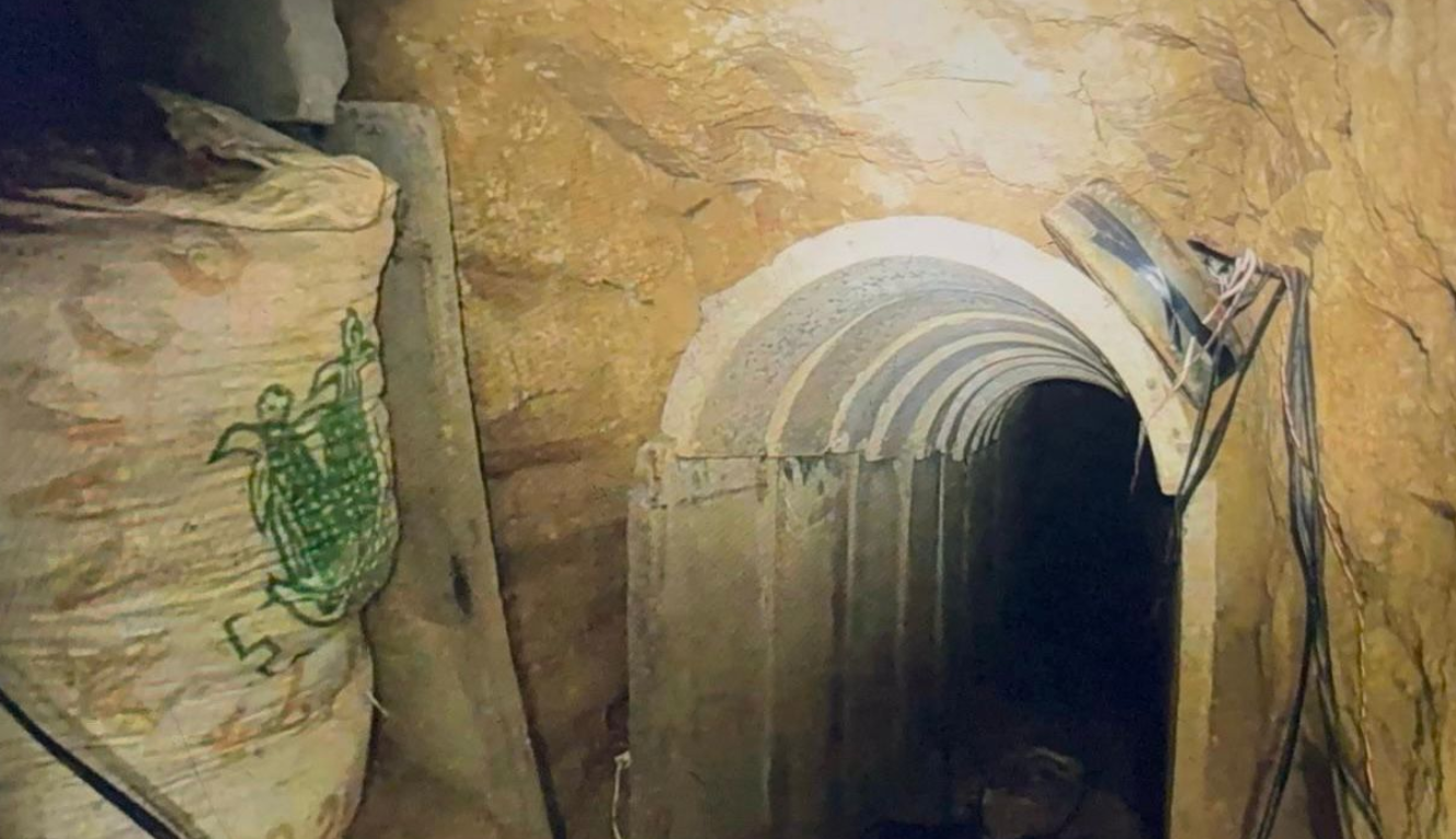 יותר משנה וחצי למלחמה: מנהרה בת מאות מטרים נחשפה בעזה - והושמדה יותר משנה וחצי למלחמה: מנהרה בת מאות מטרים נחשפה בעזה - והושמדה