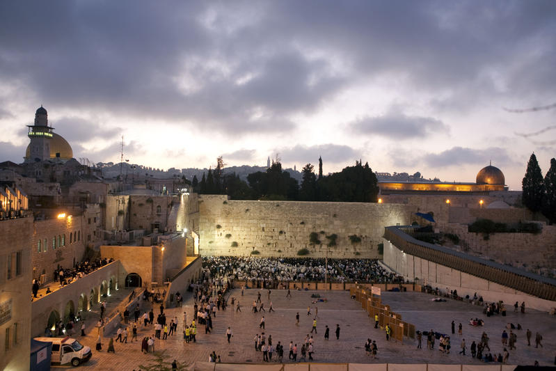 פוקדי הכותל המערבי בשבועות יזכו לערכת קידוש פרטית לאחר מוסף פוקדי הכותל המערבי בשבועות יזכו לערכת קידוש פרטית לאחר מוסף