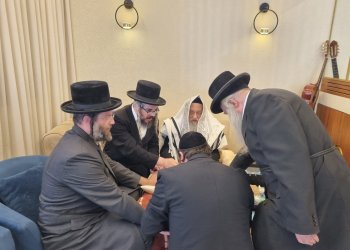 ברית מילה מרגשת לילד בן 4 – לאחר חילוץ מכפר ערבי ערב חג השבועות ברית מילה מרגשת לילד בן 4 – לאחר חילוץ מכפר ערבי ערב חג השבועות