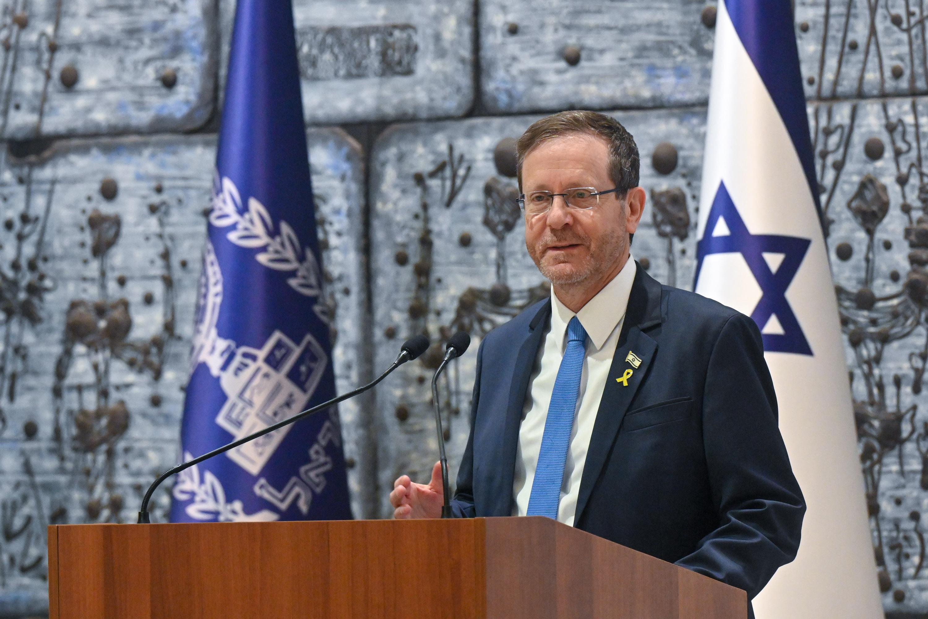 הנשיא הרצוג בטקס לזכר חללי צוק איתן: "השבת החטופים - קונצנזוס ישראלי"