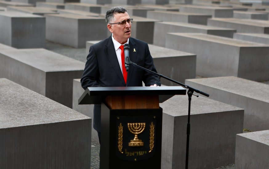 שר החוץ מאשים באנדרטת השואה: "העולם שכח את הלקח" שר החוץ מאשים באנדרטת השואה: "העולם שכח את הלקח"