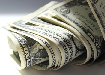 הדולר מתמוטט, ומגיע לשפל של שלוש שנים מול השקל 