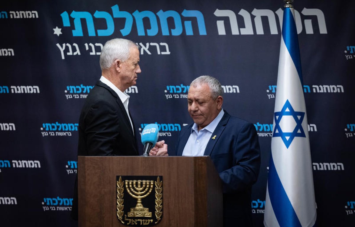 גנץ מול איזנקוט? המחנה הממלכתי תבחר את היו"ר בפריימריז