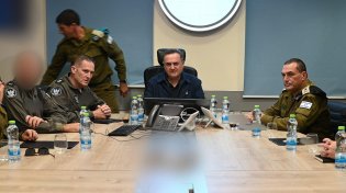 ישראל נערכת לעימות: שר הביטחון, הרמטכ"ל ומפקד חיה"א ביקרו בנבטים