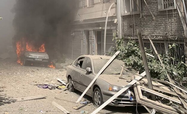 לפחות 14 מדעני גרעין חוסלו בפיצוץ מכוניות תופת ברחבי טהרן לפחות 14 מדעני גרעין חוסלו בפיצוץ מכוניות תופת ברחבי טהרן