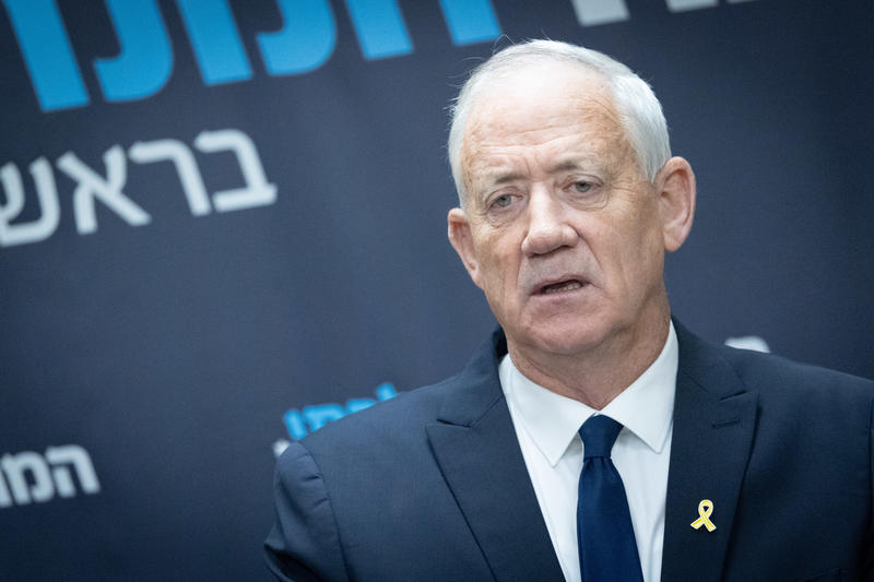 גנץ מתגייס למען המדינה: "נלחמים רק נגד המשטר - לא נגד העם"