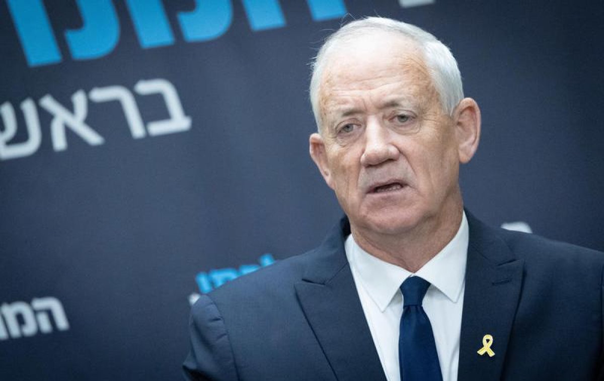 גנץ מתגייס למען המדינה: "נלחמים רק נגד המשטר - לא נגד העם" גנץ מתגייס למען המדינה: "נלחמים רק נגד המשטר - לא נגד העם"