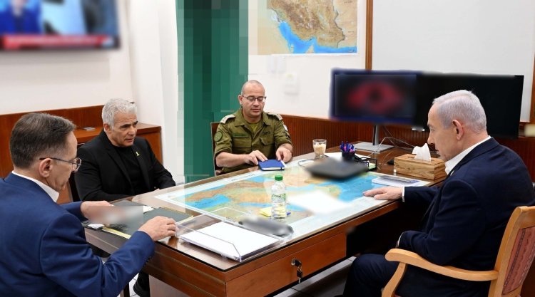 לקראת הרחבת מבצע "עם כלביא": רה"מ נתניהו נפגש עם ראש האופוזיציה לפיד פגישת לפיד ונתניהו. צילום: אבי אוחיון/ לע"מ