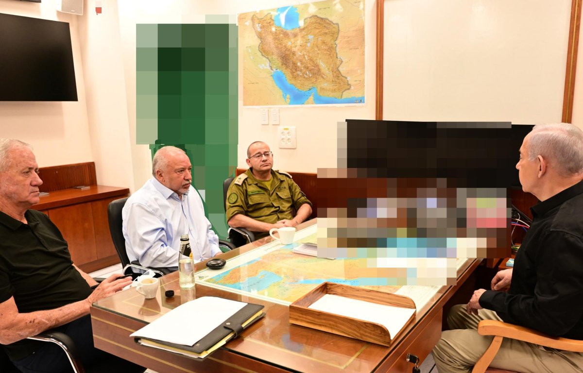 גנץ לאחר פגישה עם נתניהו: "קרובים להכרעת תוכנית הגרעין האיראנית" גנץ לאחר פגישה עם נתניהו: "קרובים להכרעת תוכנית הגרעין האיראנית"