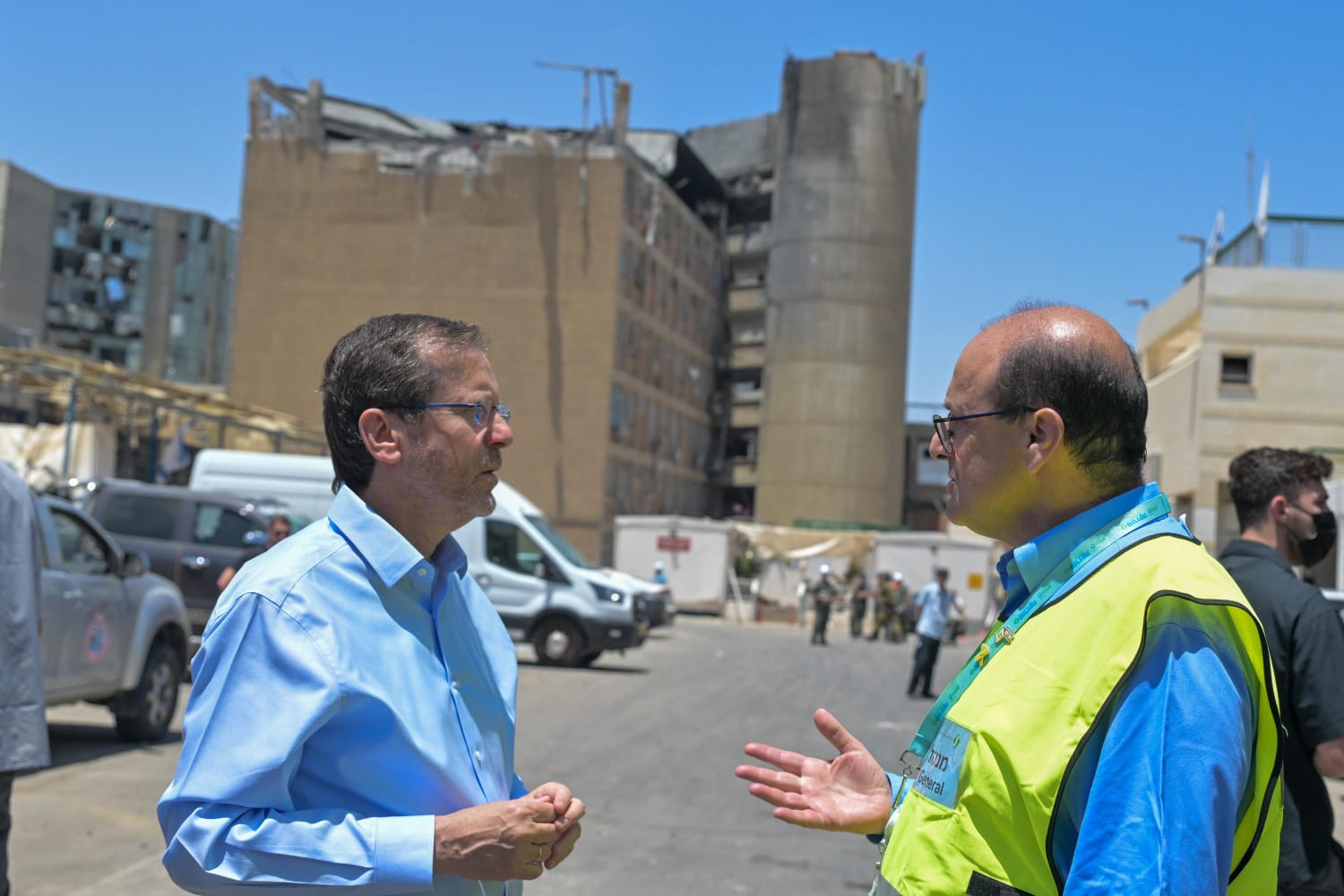 נשיא המדינה בסורוקה: "צריך לתת מכה קשה ביותר על ראש הנחש בטהרן"