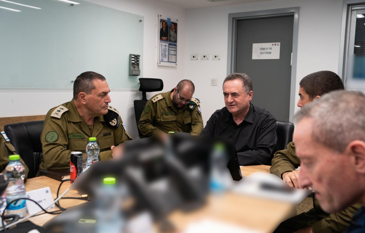 אחרי התקיפה האמריקנית: ישראל עושה "חישוב מחדש" באשר למטרותיה באיראן