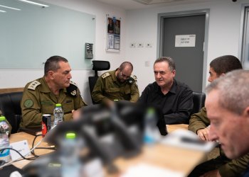 אחרי התקיפה האמריקנית: ישראל עושה "חישוב מחדש" באשר למטרותיה באיראן