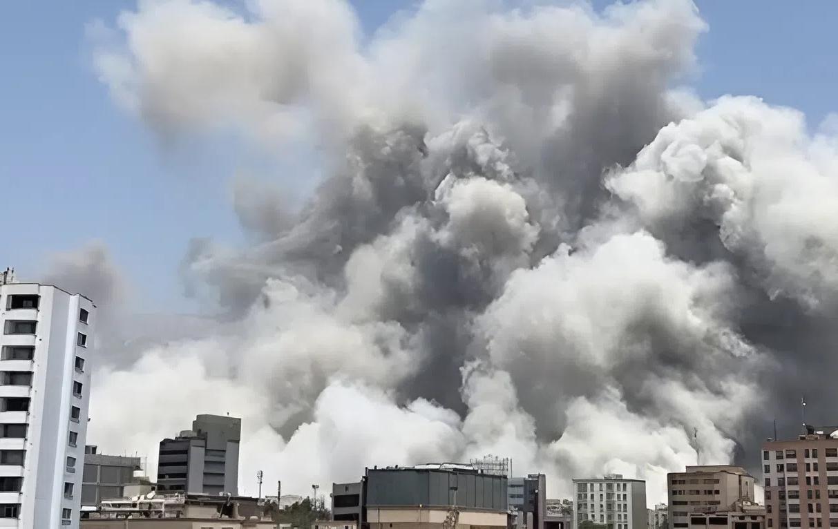צה"ל תוקף ללא הפסקה: "פיצוצים עזים" במקומות רבים באיראן צה"ל תוקף ללא הפסקה: "פיצוצים עזים" במקומות רבים באיראן