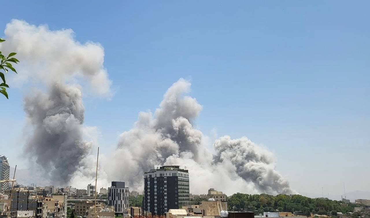 ישראל מנסה לערער את המשטר בטהרן, ופועלת נגד "השב"כ האיראני" ישראל מנסה לערער את המשטר בטהרן, ופועלת נגד "השב"כ האיראני"