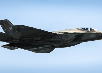 בריטניה נערכת למלחמה באירופה, ורוכשת 12 מטוסי F35