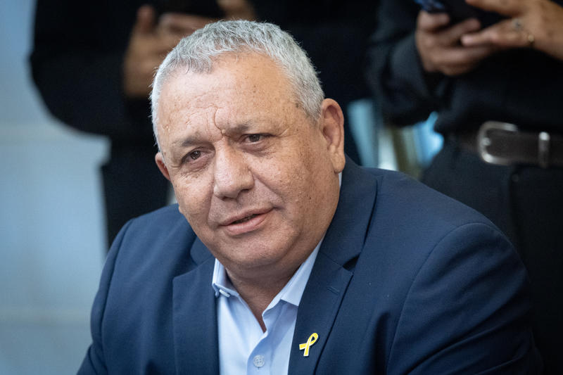 איזנקוט קורא לקיום העסקה הכוללת: "כולם חייבים לחזור"