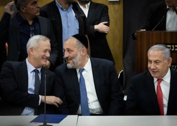 דיווח: בעקבות פרישת איזנקוט - דרעי לוחץ על גנץ לשוב לממשלה