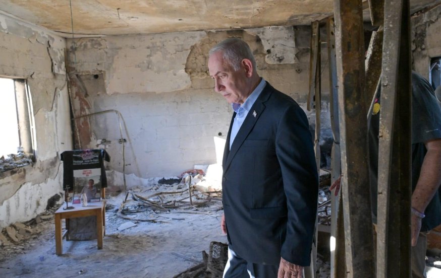 לראשונה מאז הטבח: רה"מ נתניהו הגיע לסיור בקיבוץ ניר עוז לראשונה מאז הטבח: רה"מ נתניהו הגיע לסיור בקיבוץ ניר עוז