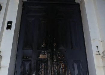 פשע שנאה: בית כנסת הוצת במלבורן - עם מתפללים בתוכו, שלא נפגעו