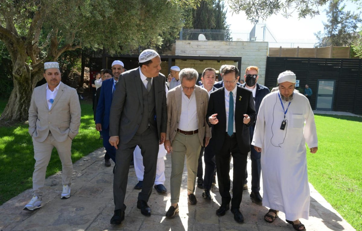 מעגל השלום יורחב? הנשיא נועד עם מנהיגים מוסלמיים מאירופה