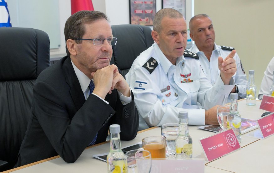 הנשיא הרצוג: "מתריע מפני אסון אקלימי בקיץ הנוכחי" הנשיא הרצוג: "מתריע מפני אסון אקלימי בקיץ הנוכחי"