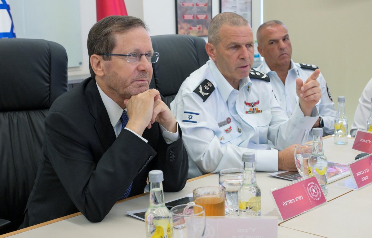 הנשיא הרצוג: "מתריע מפני אסון אקלימי בקיץ הנוכחי" הנשיא הרצוג: "מתריע מפני אסון אקלימי בקיץ הנוכחי"