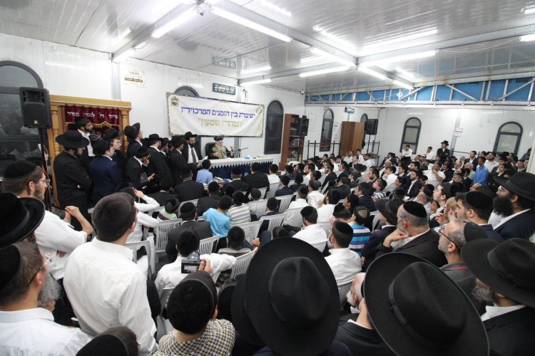 הראשון לציון הגר"י יוסף בשיעור חיזוק בבני ברק: ״הכח של בין הזמנים מלווה אתכם עד אלול״