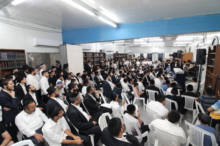 הראשון לציון הגר''י יוסף בשיעור חיזוק בבני ברק: ״הכח של בין הזמנים מלווה אתכם עד אלול״