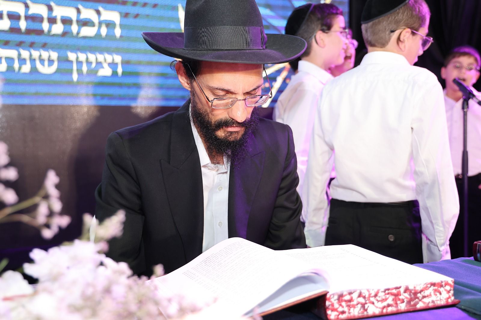 מעמד הכתרת הגאון הגדול הגר"י משדי שליט"א לרב קהילת "היכל השם" פרדס כץ (צילום: נועם אליהו)