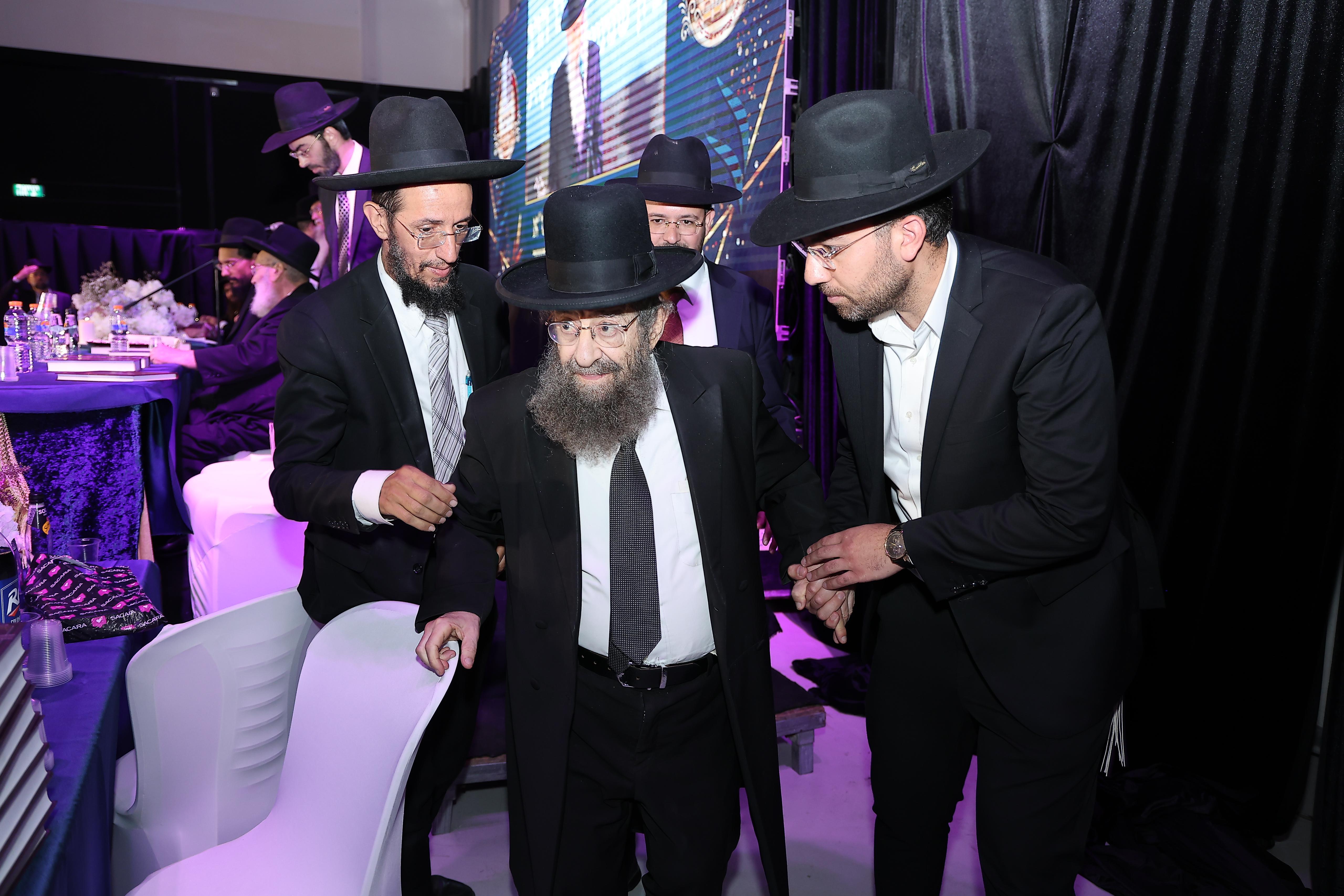 מעמד הכתרת הגאון הגדול הגר"י משדי שליט"א לרב קהילת "היכל השם" פרדס כץ (צילום: נועם אליהו)