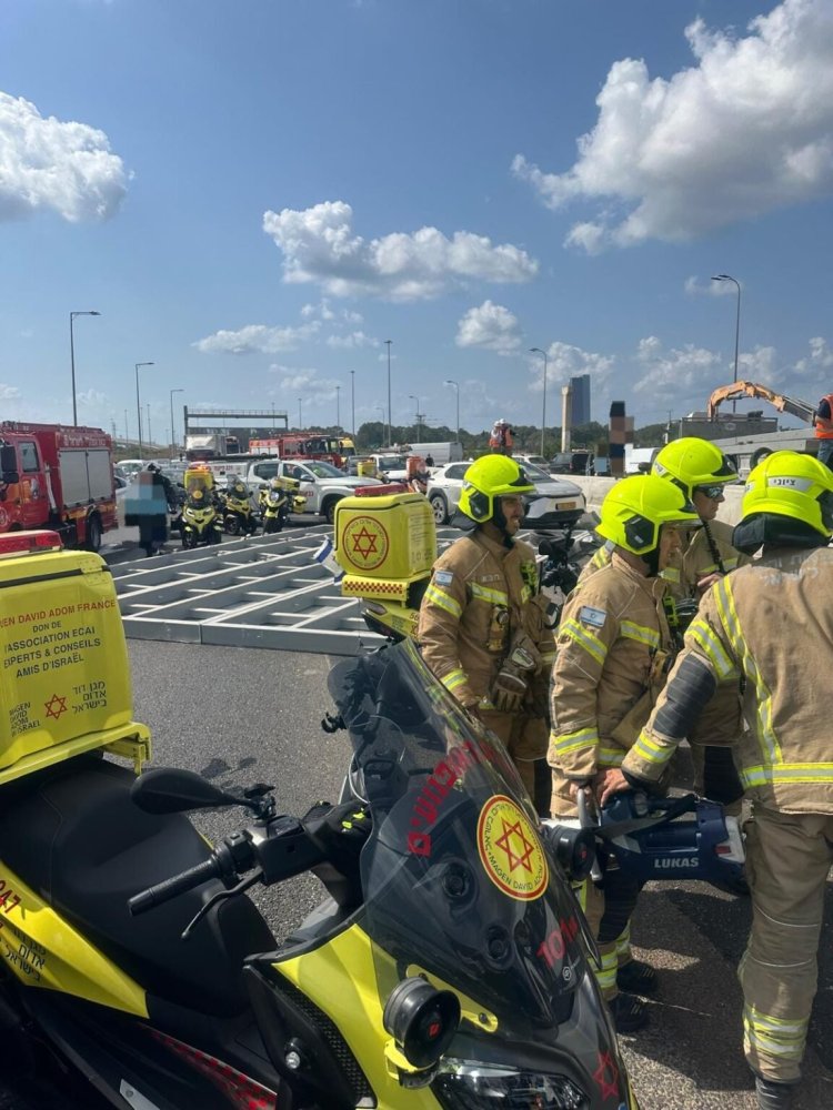 זירת התאונה. (צילום: תיעוד מבצעי מד"א)