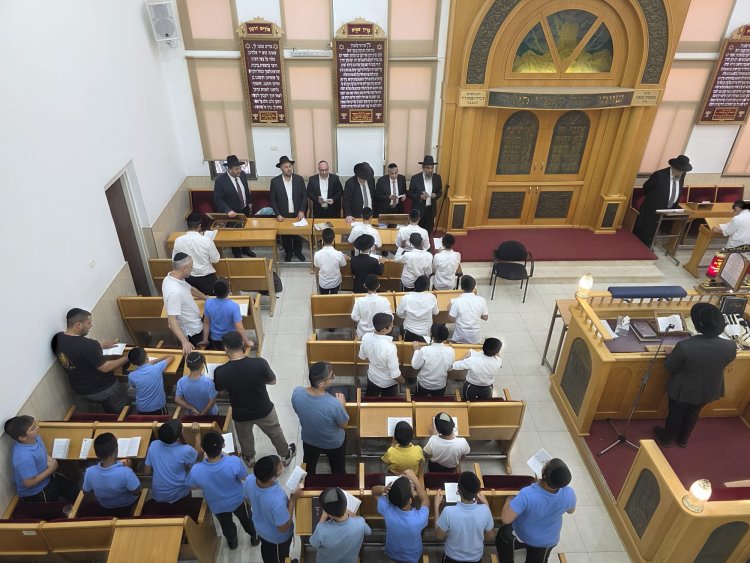 ילדי יבנה מרעידים את השמיים בסליחות מרגשות