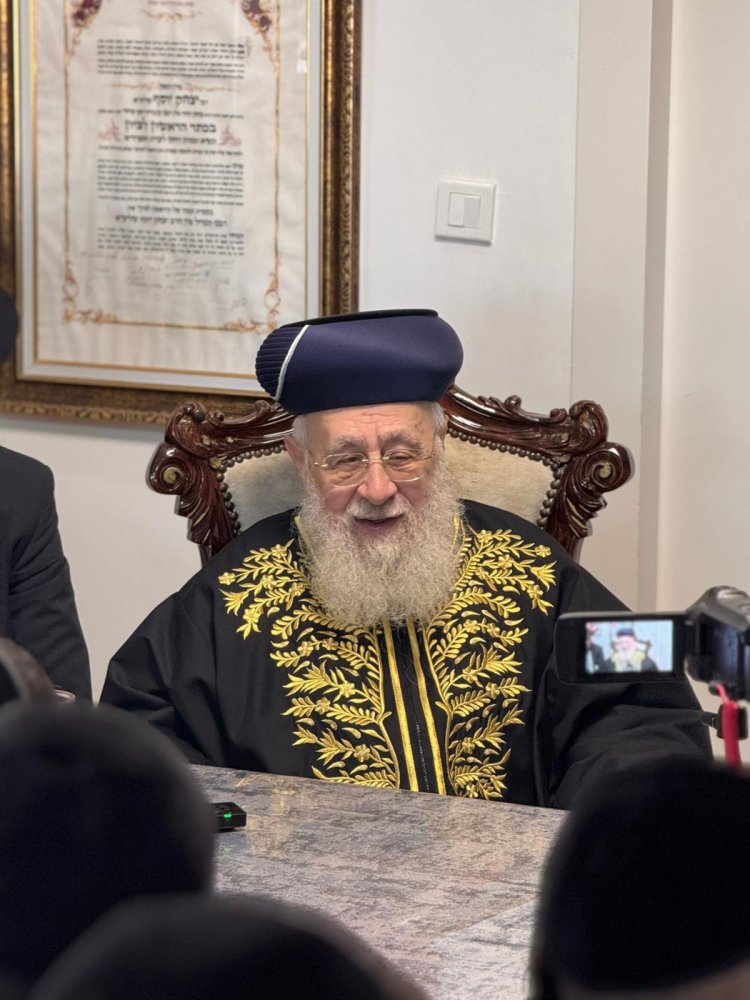 מרן הרב יצחק יוסף בשיחת חיזוק מיוחד לאברכי כולל 'פתח הדביר' (קרדיט: נועם אליהו)