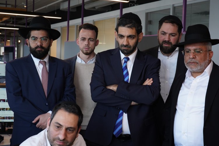 השר לשעבר מיכאל מלכיאלי בביקור מיוחד במשרדי ערוץ 2000 השר לשעבר מיכאל מלכיאלי בביקור מיוחד במשרדי ערוץ 2000