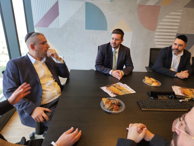 חברי סיעת ש"ס בעיריית בני ברק ביקרו באולפני ערוץ 2000 חברי סיעת ש"ס בעיריית בני ברק ביקרו באולפני ערוץ 2000