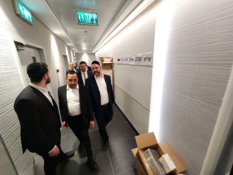 חברי סיעת ש"ס בעיריית בני ברק ביקרו באולפני ערוץ 2000 חברי סיעת ש"ס בעיריית בני ברק ביקרו באולפני ערוץ 2000