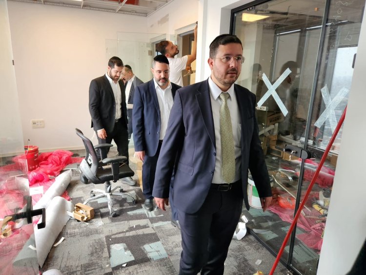 חברי סיעת ש"ס בעיריית בני ברק ביקרו באולפני ערוץ 2000 חברי סיעת ש"ס בעיריית בני ברק ביקרו באולפני ערוץ 2000