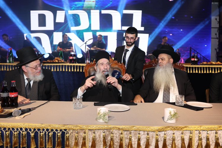 פתח תקווה: אלפים במעמד חנוכה מרגש ומפואר של מוסדות קרבנו (צילום: נועם אליהו וישראל הפקות)