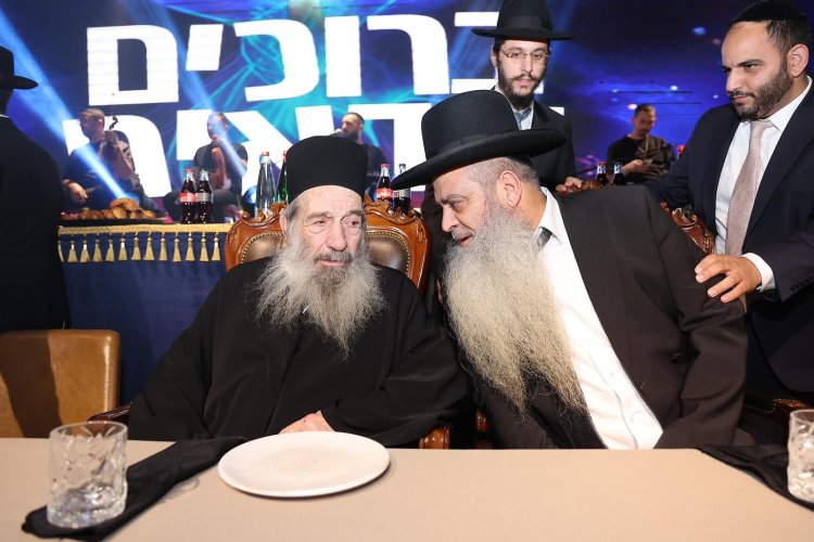 פתח תקווה: אלפים במעמד <a class=