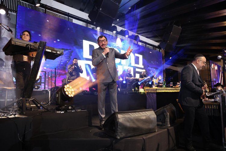 פתח תקווה: אלפים במעמד חנוכה מרגש ומפואר של מוסדות קרבנו (צילום: נועם אליהו וישראל הפקות)