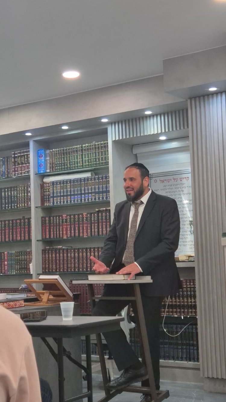 הרב דוד פריוף בסדרת שיעורים ותפילות למאות צעירים בצל המלחמה בארץ הרב דוד פריוף בסדרת שיעורים ותפילות למאות צעירים בצל המלחמה בארץ