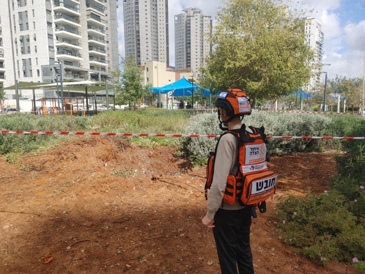 אחד מזירות הנפילה במרכז (צילום: איחוד הצלה)