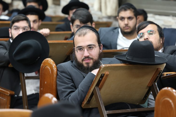 מעמד הסיומים בישיבת תורת אברהם (צילום יעקב כהן)