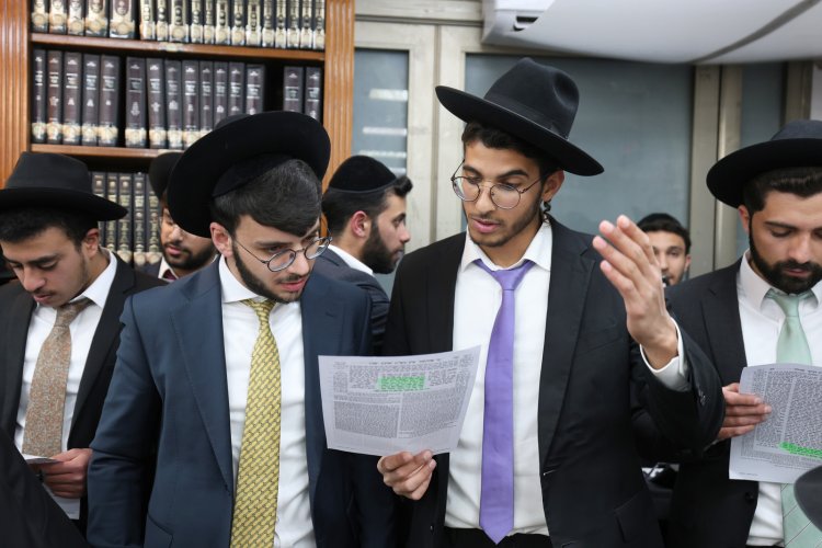 מעמד הסיומים בישיבת תורת אברהם (צילום יעקב כהן)