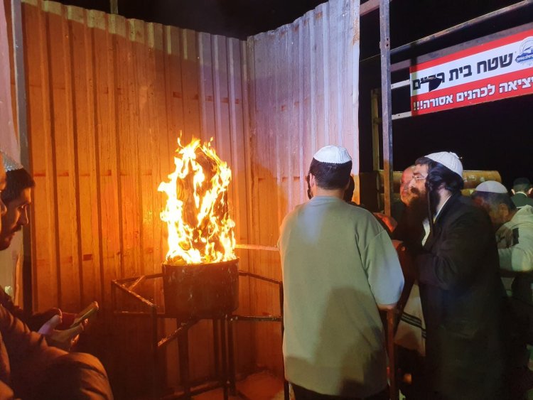 ההדלקה בציון רבי נחמן מברסלב (באדיבות המצלם)