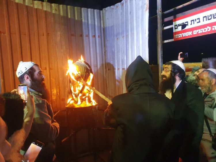 ההדלקה בציון רבי נחמן מברסלב (באדיבות המצלם)