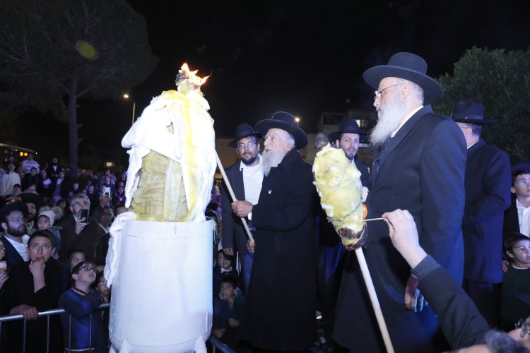 מעמד ההדלקה המרכזי בביתר | צילום: שייקה אור