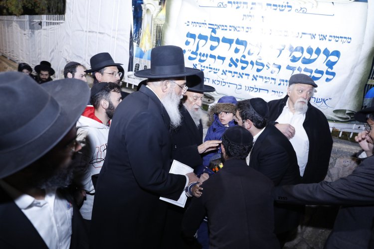 מעמד ההדלקה המרכזי בביתר | צילום: שייקה אור
